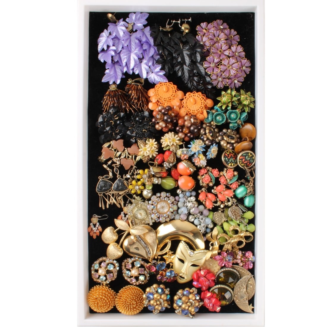 Tray Lot of Costume Earrings and Pins: Tray Lot of Vintage Costume Earrings, Pins and a couple of Watches. Earrings are clip back or screw back with a few with wire backs. Variously accented with faux color stones, faux diamonds, faux