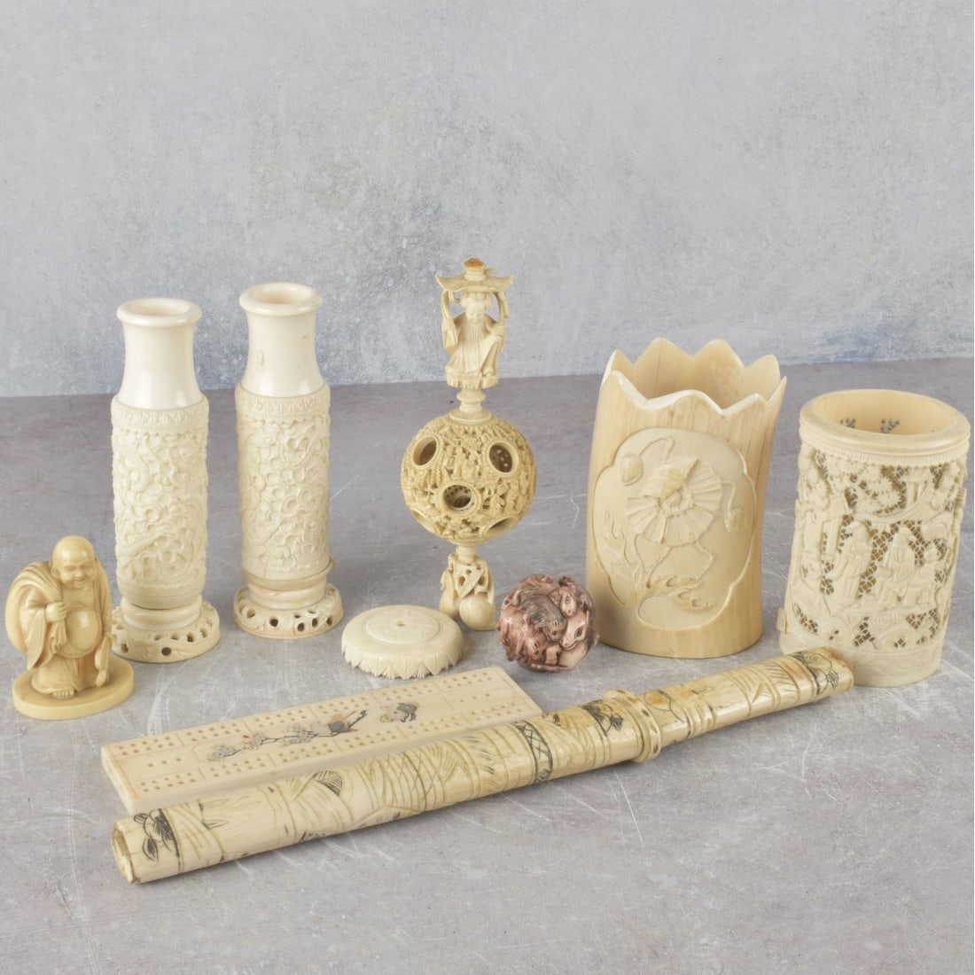 Box Lot of Carved Pieces: Box Lot of Carved Pieces . We Will Not Ship This Item Outside of the State of Florida. Anyone Having This Item Shipped Must Have a Florida Address or the Item will not be Shipped. We will Not Knowingl