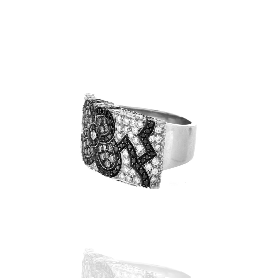 Diamond and 18K Ring - 3