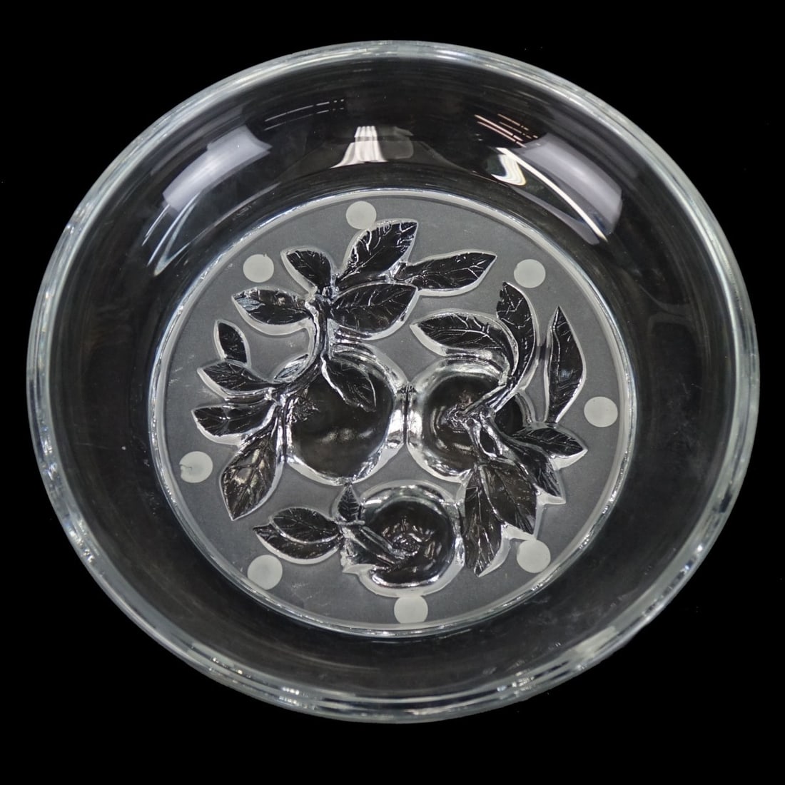 Daum Glass Centerpiece Bowl: Large Daum Glass Centerpiece Bowl. Signed Daum France on the base. Measures: 3" high, 13" diameter. Kodner Galleries offers phone and absentee bidding at a low, flat 21% buyer?s premium without