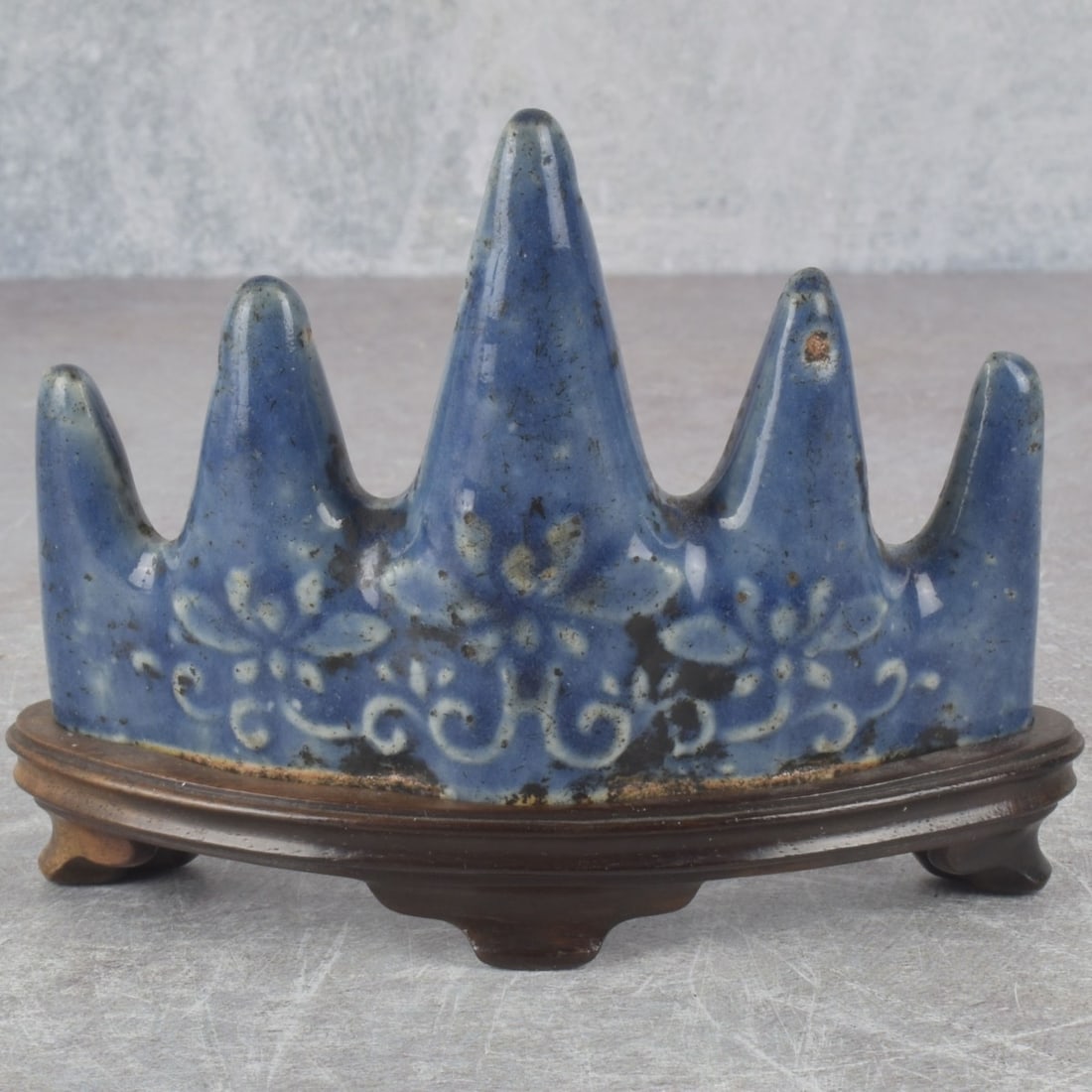 Ming Dynasty Porcelain Brush Rest: Ming Dynasty Blue Glaze Porcelain Brush Rests in the Form of The Five Sacred Mountains of China, known as Wu Yue, are Mount Tai (East), Mount Hua (West), Mount Heng in Shanxi (North), Mount Heng in Hu