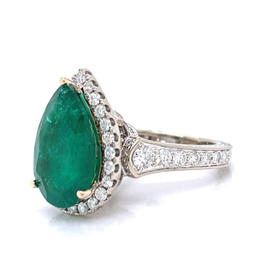 Emerald, Diamond and 18K Ring - 4