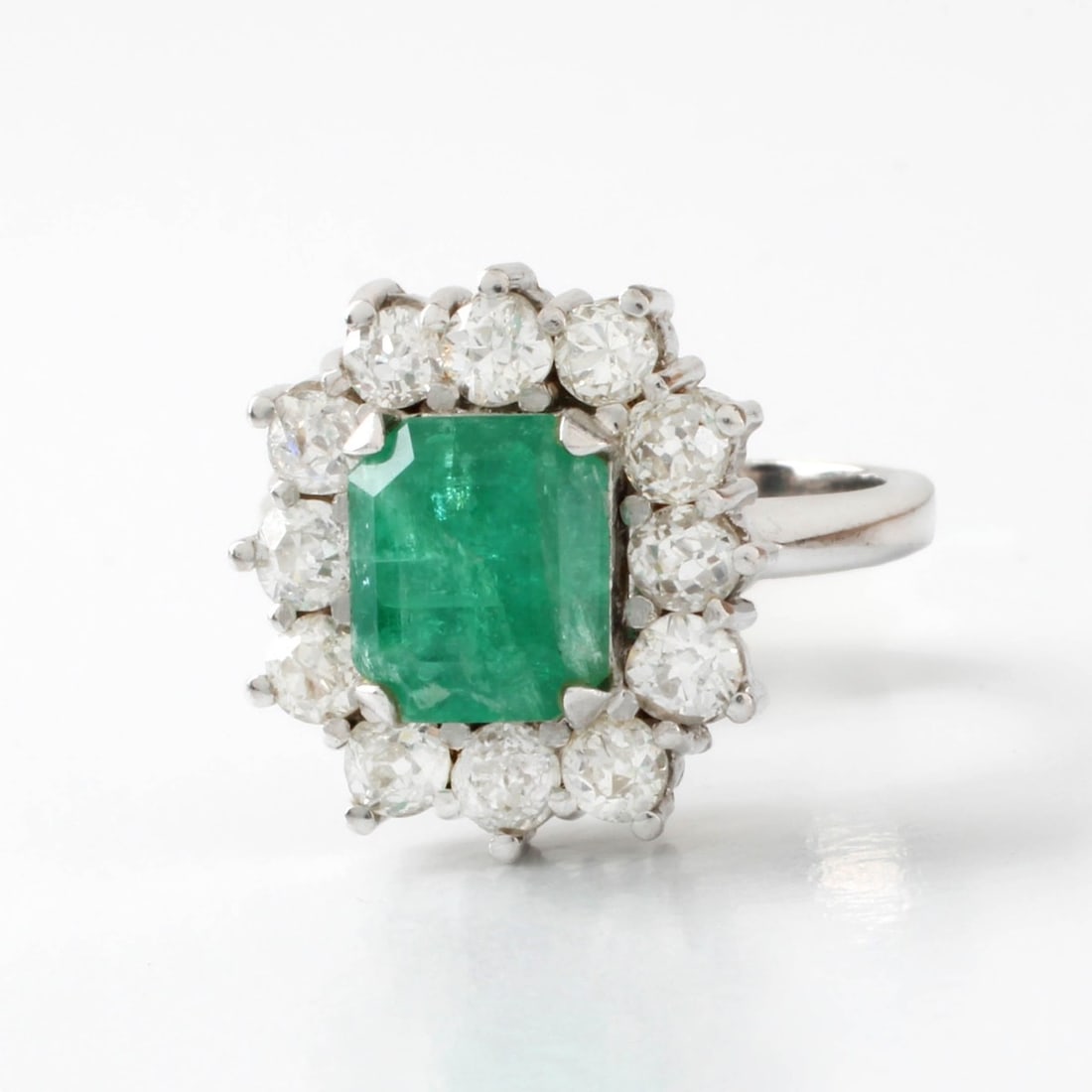 Emerald, Diamond and 18K Ring - 2