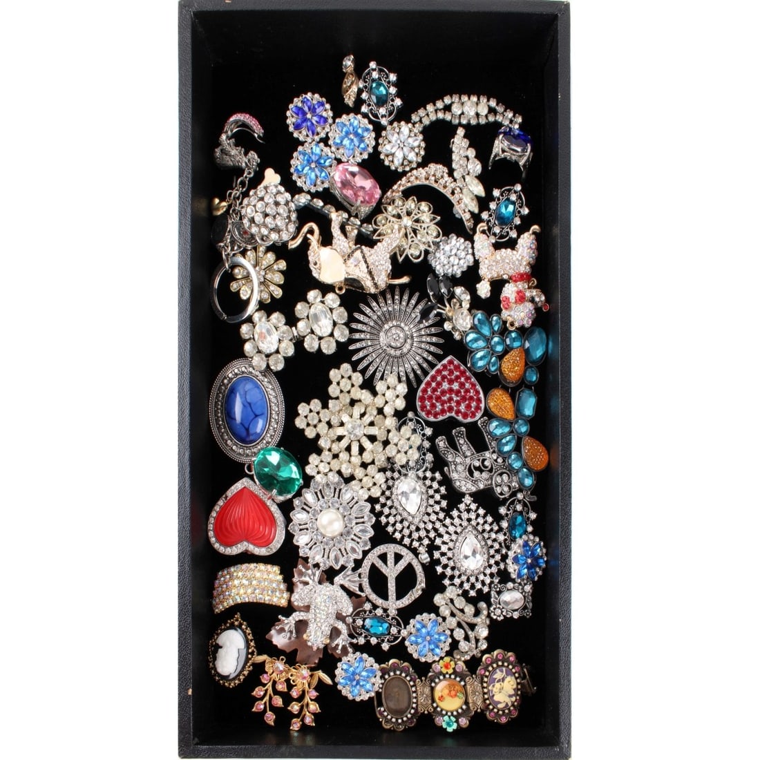 Tray Lot of Costume Jewelry & Parts: Tray Lot of Vintage Costume Jewelry and Parts. To include pendants, key ring and jewelry parts. Variously accented with rhinestones, color, stones and more. Various style and makers. Kodner Galleries 