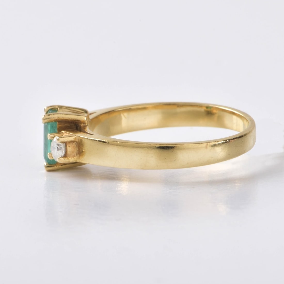 Emerald, Diamond and 18K Ring - 3