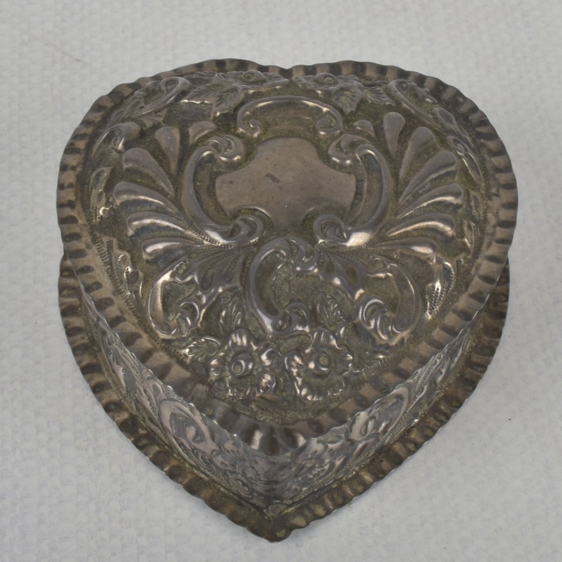 Small Heart Shape Hinged Box - 2