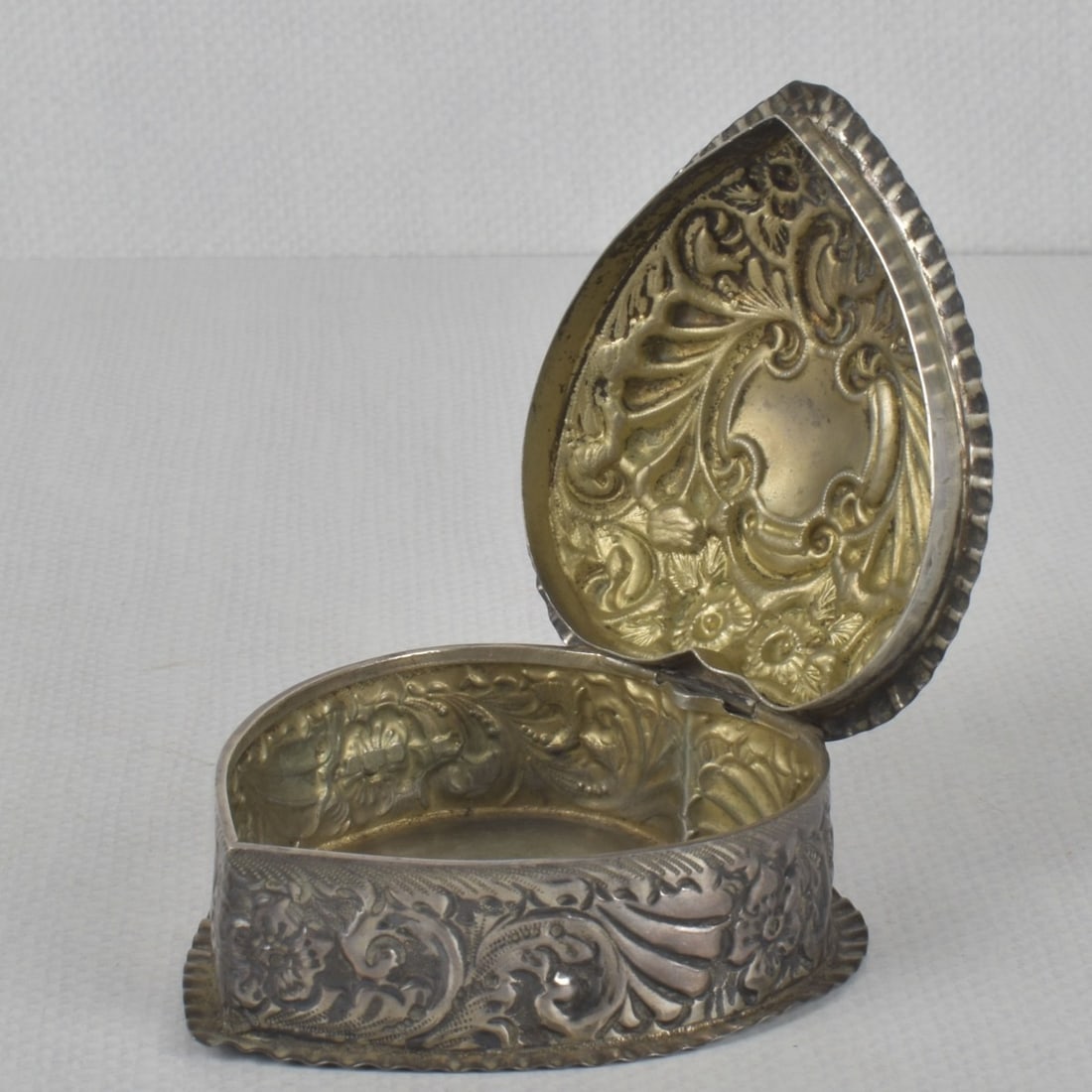 Small Heart Shape Hinged Box - 3
