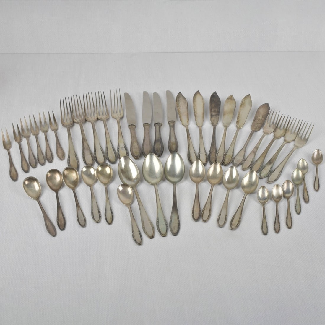 Lot of 800 SIlver Flatware (1 of 9)