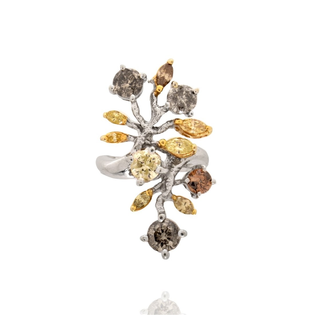 Fancy Diamond and 18K Ring - 2