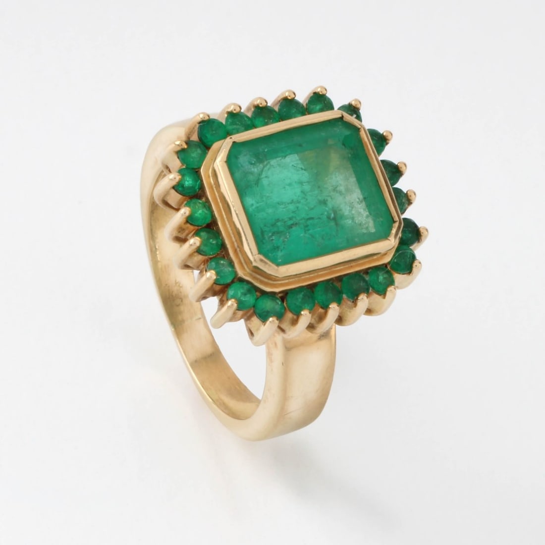 Emerald and 18K Ring (1 of 7)