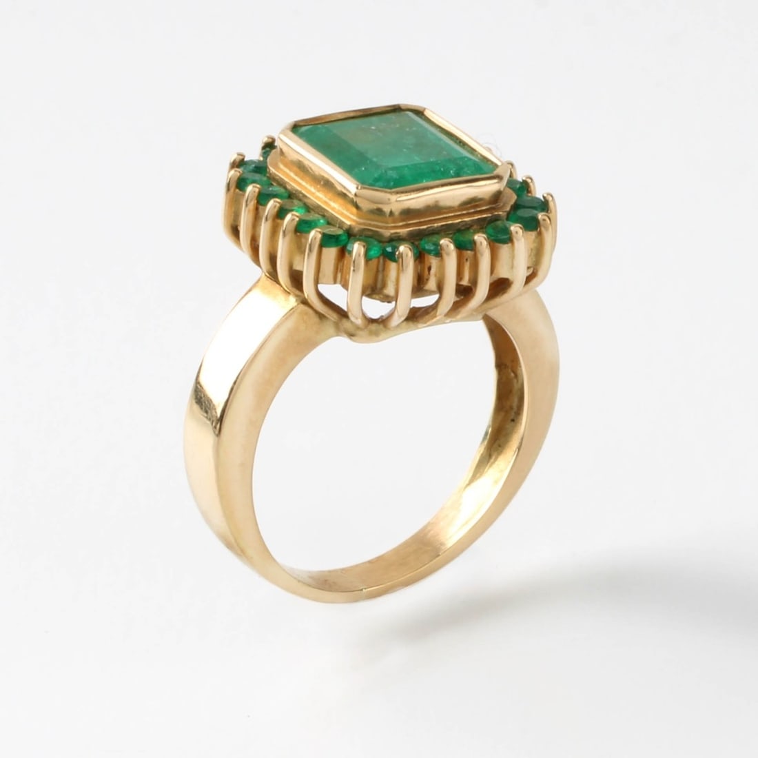 Emerald and 18K Ring - 3