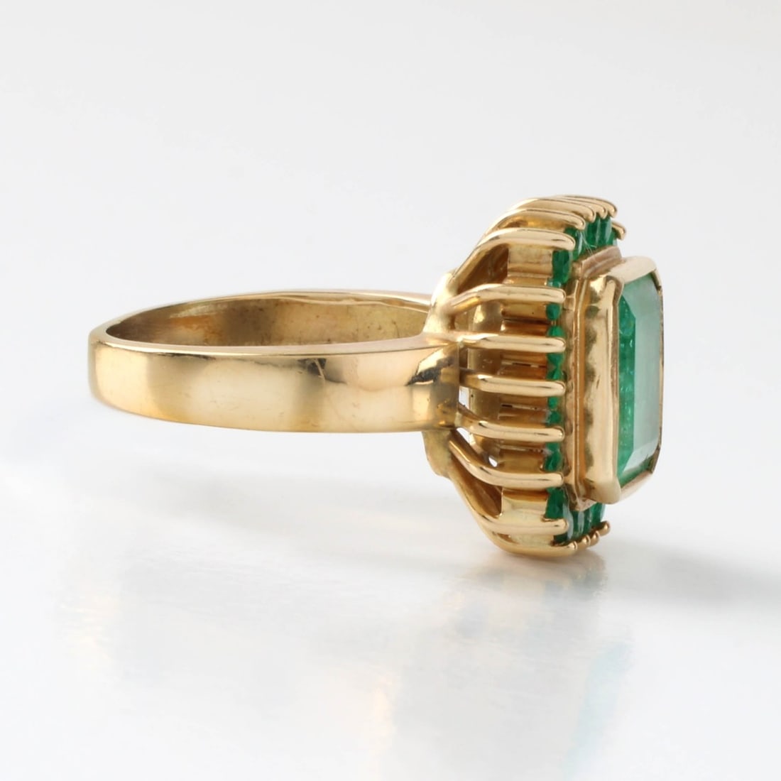 Emerald and 18K Ring - 5