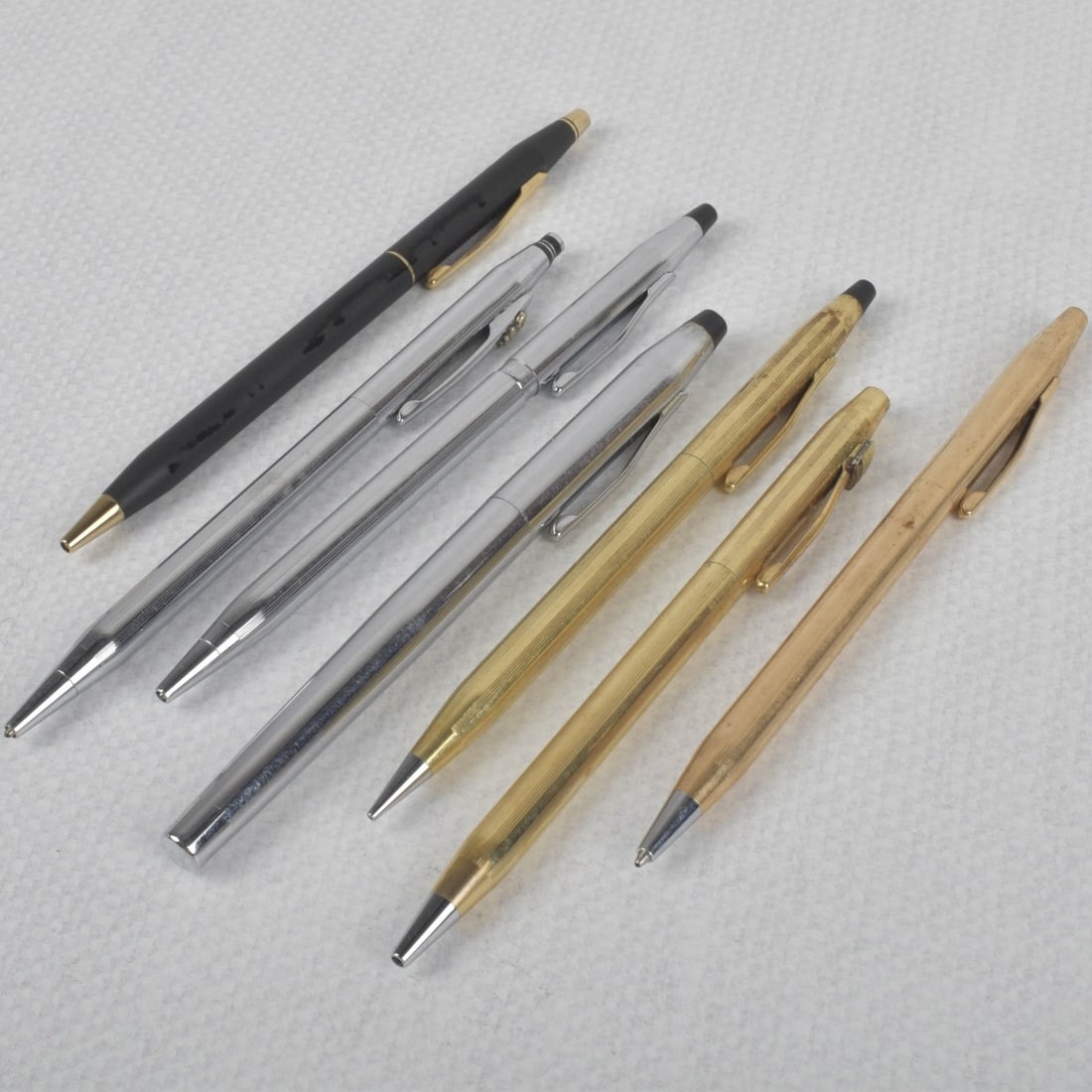 Lot of Cross Pens: Lot of Seven (7) Cross Pens. Kodner Galleries offers phone and absentee bidding at a low, flat 21% buyer?s premium without surcharge or hidden fees. For information, please contact the gallery at