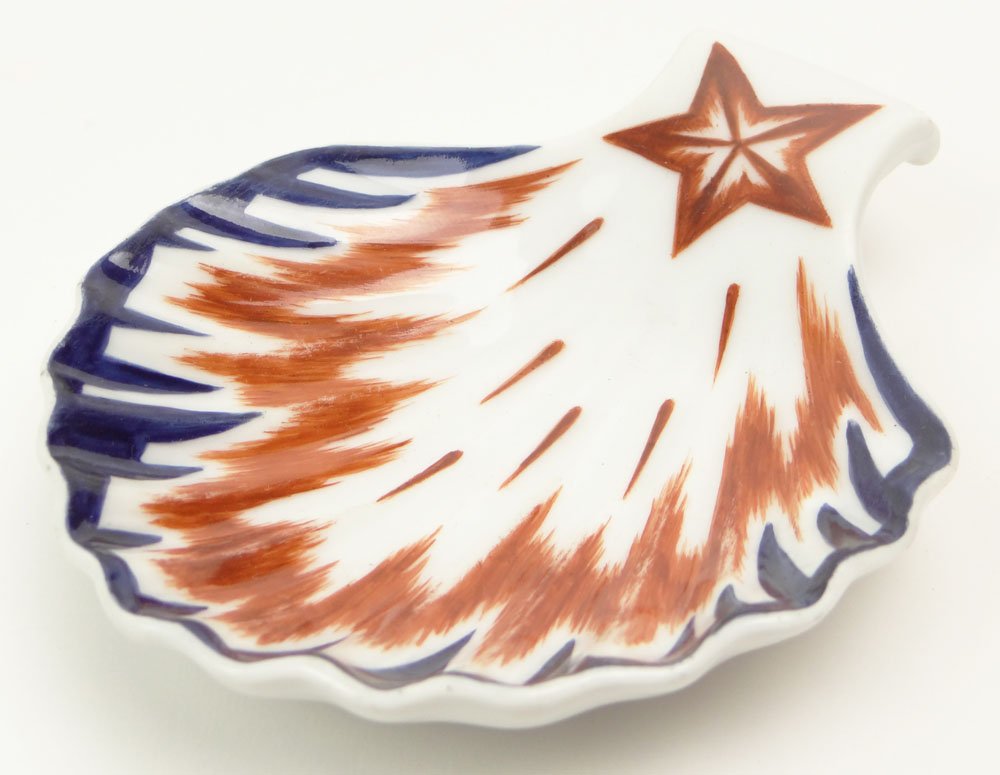 Rare Imperial Russian Porcelain Factory Porcelain Shell: Rare Imperial Russian Porcelain Factory Porcelain Shell Dish with Circa 1921 Modernist Painted Decoration. Factory Backstamp, Painted Artist Signature Chehonine, Date and Hammer & Sickle to Base. Good