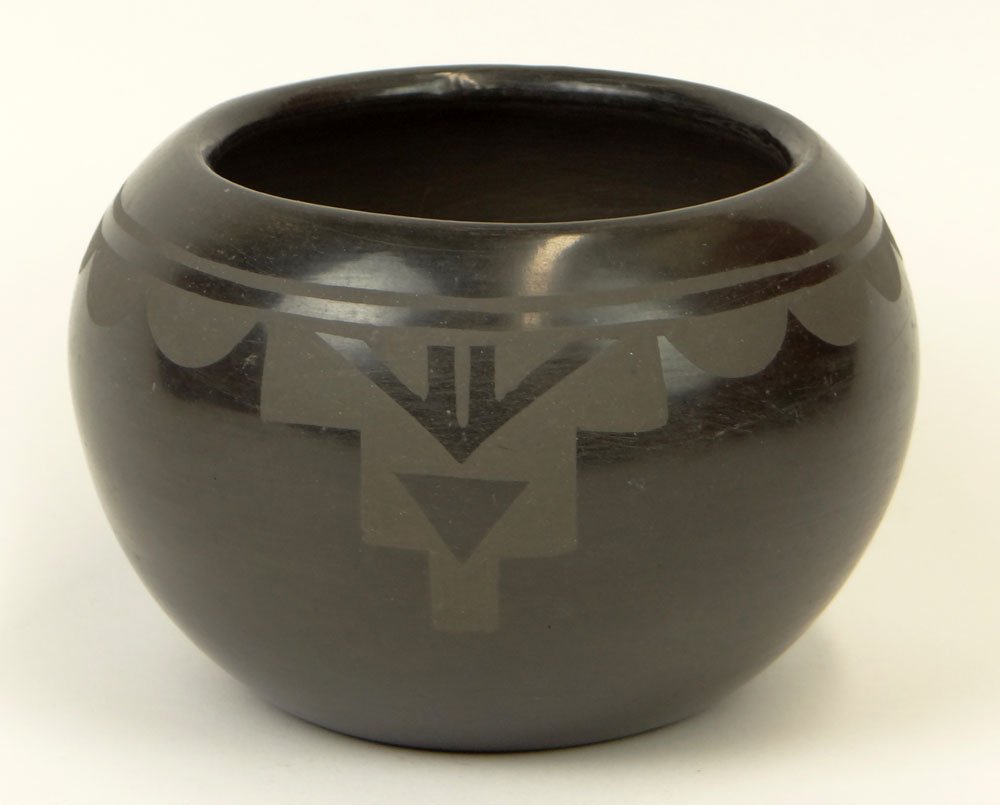 Native American Black Pottery Decorated Vase by Maria: Native American Black Pottery Decorated Vase by Maria and Julian Martinez, San Ildefonso. Signed Maria & Julian. Surface Wear and Scratches Otherwise in Good Condition. Measures 4 inches Tall by 5-3/4