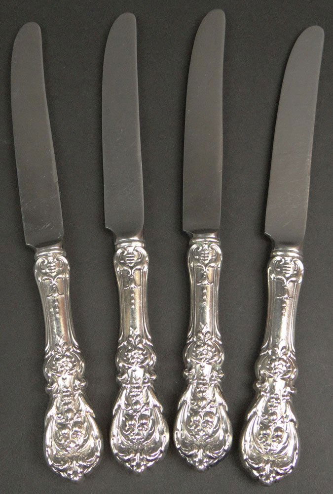 Four (4) Reed and Barton Sterling Silver Dinner Knives: Four (4) Reed and Barton Sterling Silver Dinner Knives in the "Francis I" Pattern. Very Good Condition. Measures 9-5/8 Inches. No Monogram. Signed Reed & Barton Mirrorstele and Sterling Handle. Gross