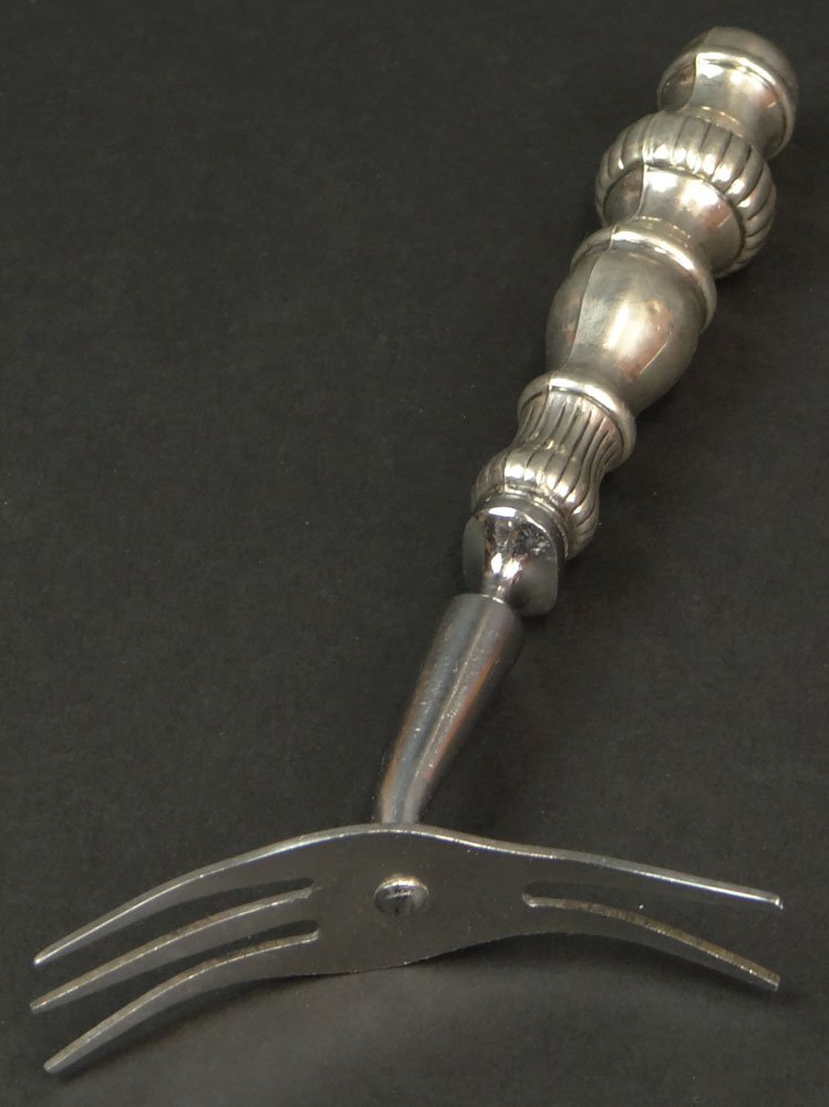 Unusual Sterling Silver Handled Lettuce Grabber or: Unusual Sterling Silver Handled Lettuce Grabber or Maybe a Potato Grabber. Handle Signed Sterling, Grabber Signed Stainless. Good to Very Good Condition. Measures 7-1/8 inches Tall and the Grabber Par