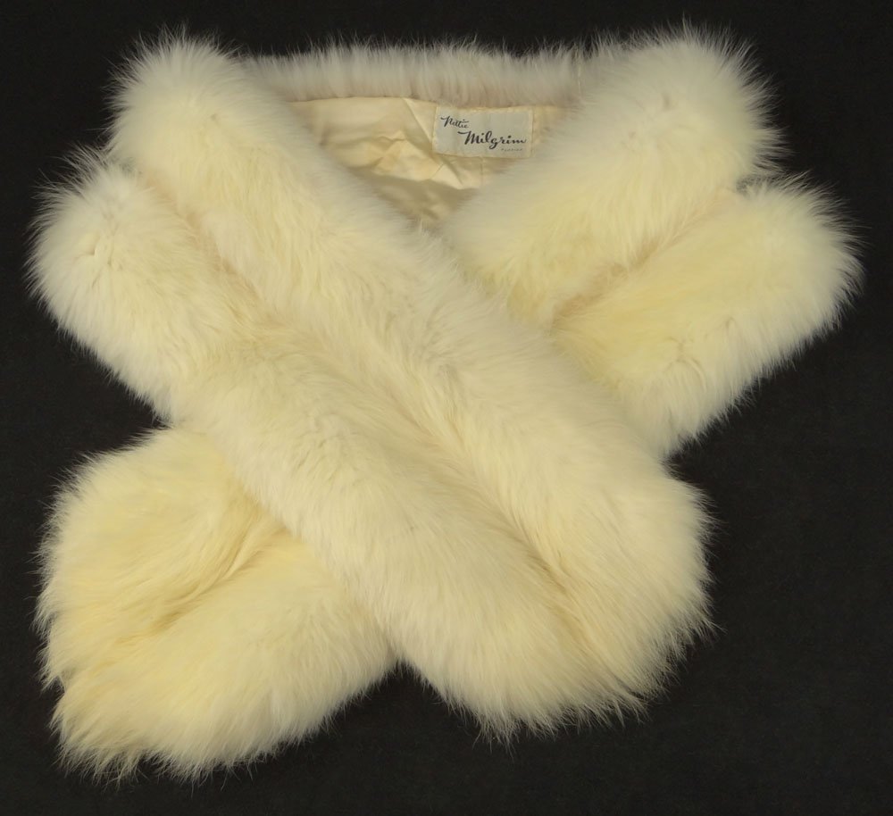 Vintage Nettie Milgrim of Florida White Fox Fur Stole.: Vintage Nettie Milgrim of Florida White Fox Fur Stole. Lined. Original Label. Good Vintage Condition. Measures 71 Inches Length, 8 Inches From Neck. Domestic Shipping $32.00