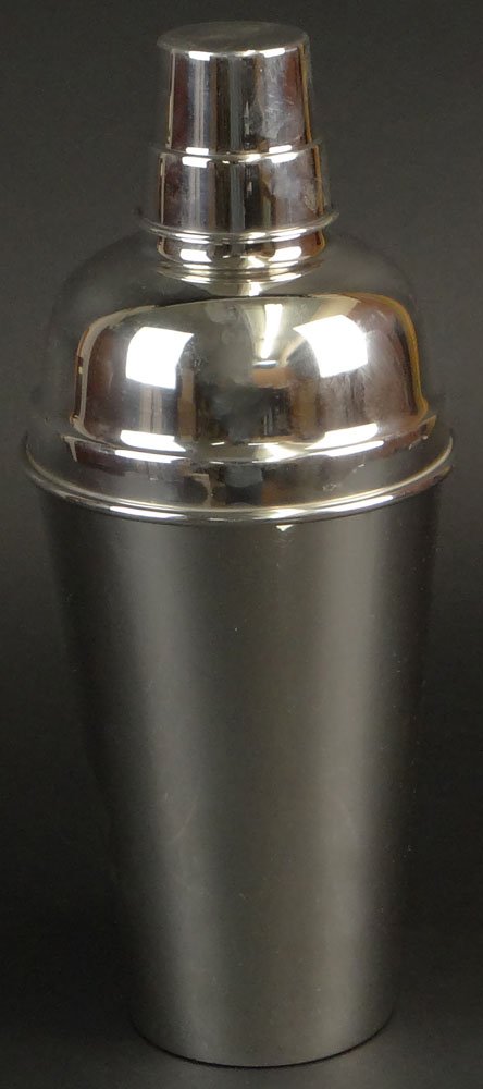 Vintage Manchester Sterling Silver Cocktail Martini: Vintage Manchester Sterling Silver Cocktail Martini Shaker. Signed on bottom With Manchester Logo and STERLING. Very Good Condition with only an extremely small ding in shot cup. Measures 10-1/4 Inche