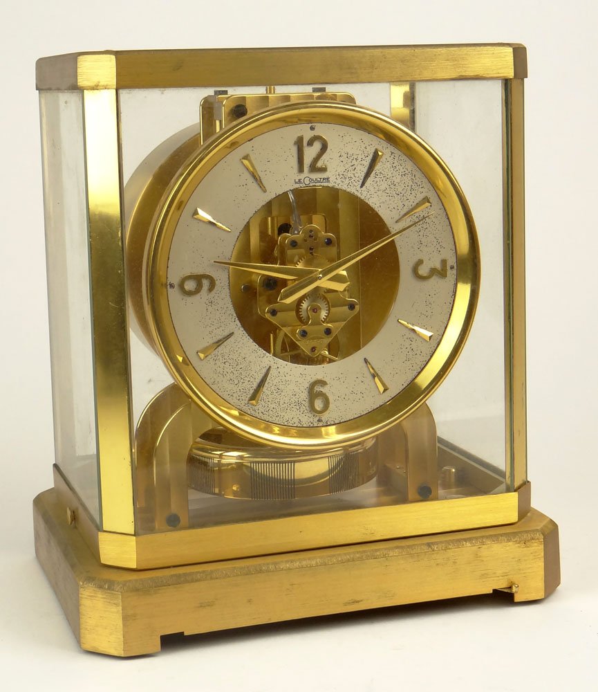 1940's Le Coultre Atmos Clock. Serial No. 22220. Signed: 1940's Le Coultre Atmos Clock. Serial No. 22220. Signed LeCoultre on Dial, Atmos LeCoultre Near Level Bubble. The Clock is in Working Condition. Wear to Case and Dial. Shipping $115.00