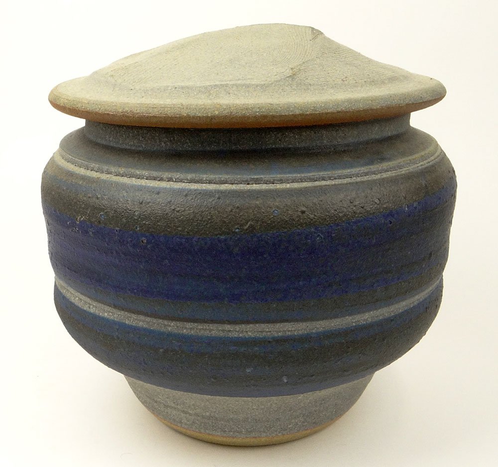 Karen Karnes, American (1925 - ) Very Large Ceramic: Karen Karnes, American (1925 - ) Very Large Ceramic Lidded Vessle Signed with Initials Good Condition. Measures 11 Inches Tall, 11-1/2 Inches diameter. We will not ship this item due to its size. We w