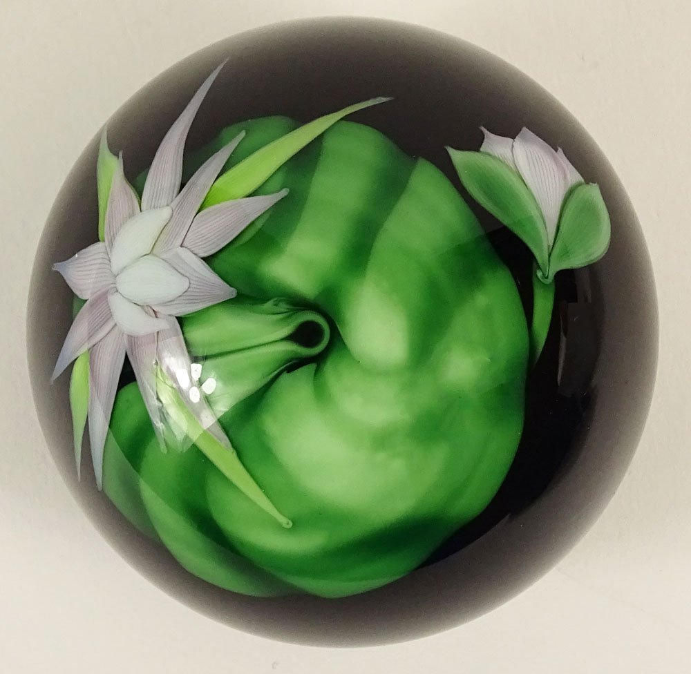 Orient & Flume Art Glass "Glossy Peking Green Water: Orient & Flume Art Glass "Glossy Peking Green Water Lilies" Paperweight. Very Good Condition. Signed to Base Orient & Flume, 13/15 F1981, Bruce Sillars. Measures 3 Inches Tall. With Original Paperwork