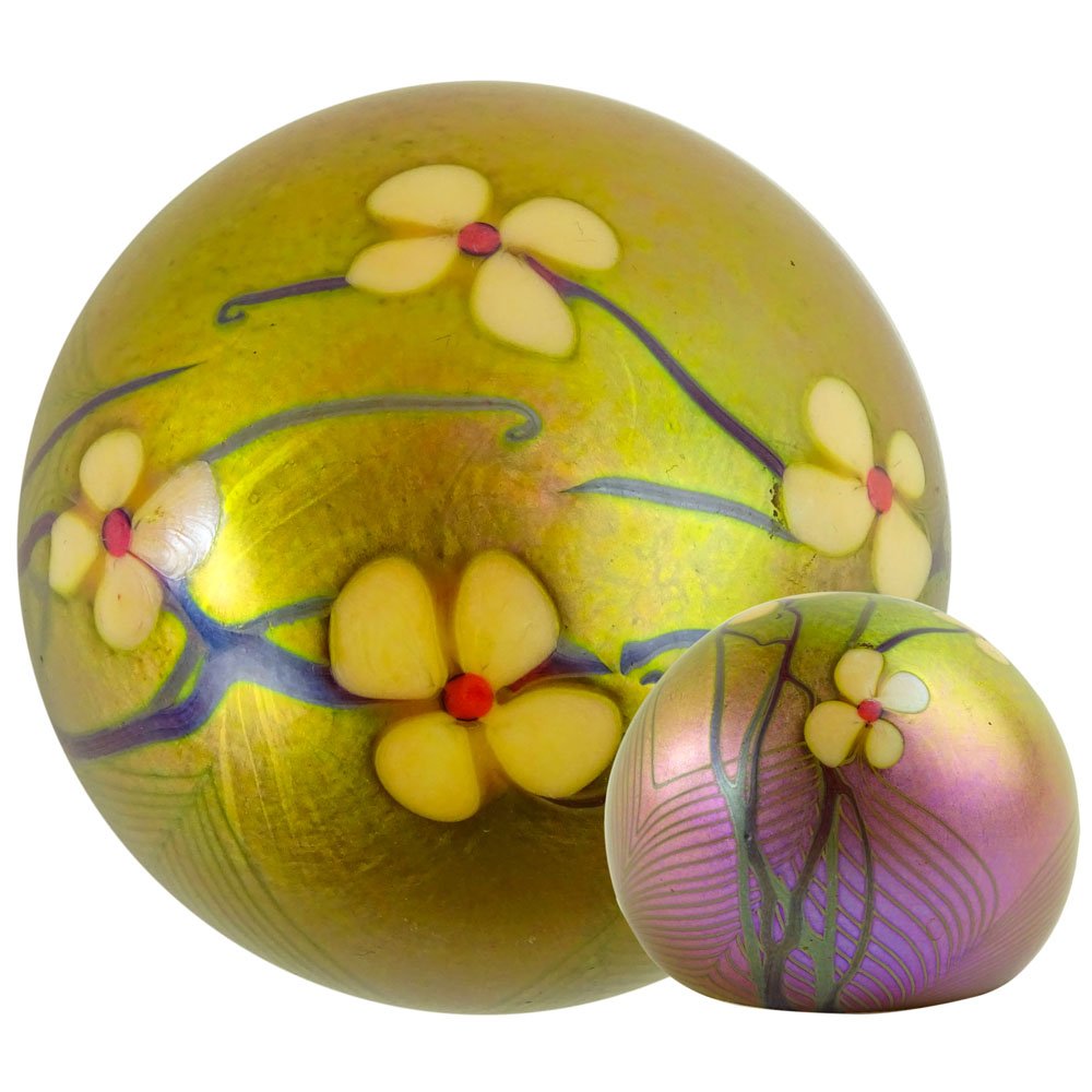 Orient & Flume Art Glass Paperweight c. 1976. Signed: Orient & Flume Art Glass Paperweight c. 1976. Signed and numbered 466 1976. Good condition. Measures 2-3/4" dia. Shipping $30.00