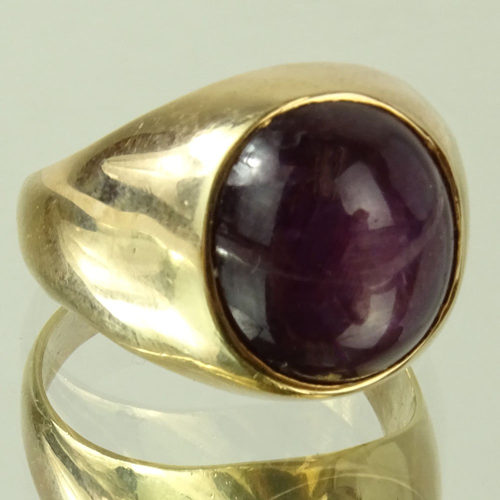 Man's Cabachon Star Ruby 14 Karat Yellow Gold Ring. (1 of 6)