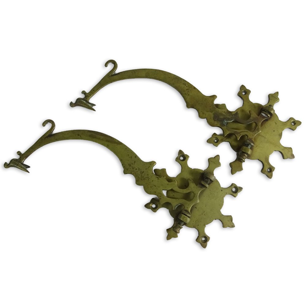 Pair of Vintage Decorative Brass Brackets. Unsigned.: Pair of Vintage Decorative Brass Brackets. Unsigned. Signs of age or in good condition. Measures 6" H x 11-1/2" D. Shipping $45.00
