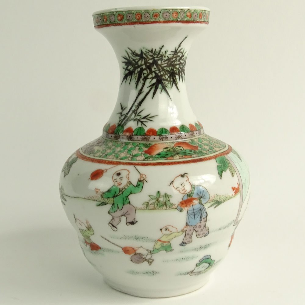 Vintage Chinese Export Rose Canton Porcelain Vase. (1 of 6)