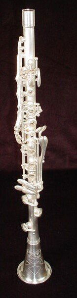 Vintage Collegiate Model Holton Company Silver Pla: Vintage Collegiate Model Holton Company Silver Plate Clarinet made in Elkhorn Wisconsin. Serial # 169947. NO MOUTHPIECE or Carrying Case Included. Measures 21-5/8 Inches Long. Very Good Condition. Shi