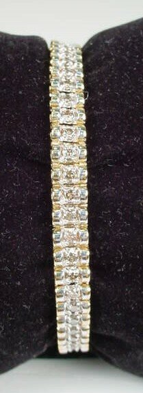 Contemporary 4.25 Ct Diamond Bracelet 10K Gold 