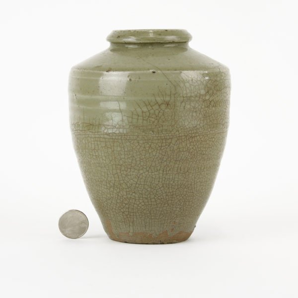 Chinese Yuan Dynasty Glazed Earthenware Pottery Vase. (1 of 3)