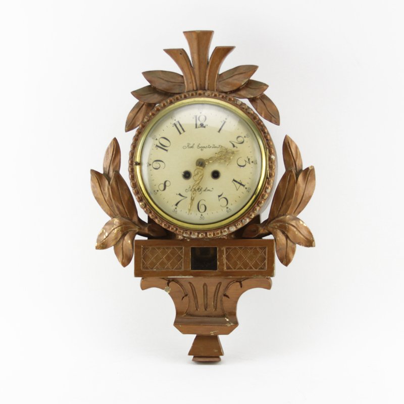 19/20th Century Rob Engstrom Swedish Giltwood Cartel: 19/20th Century Rob Engstrom Swedish Giltwood Cartel Clock. Carved leaf formed mountings along the edges. Marked "Rob Engstrom, Stockholm" on dial. Key included. Rubbing to gilt, chips and wear to woo