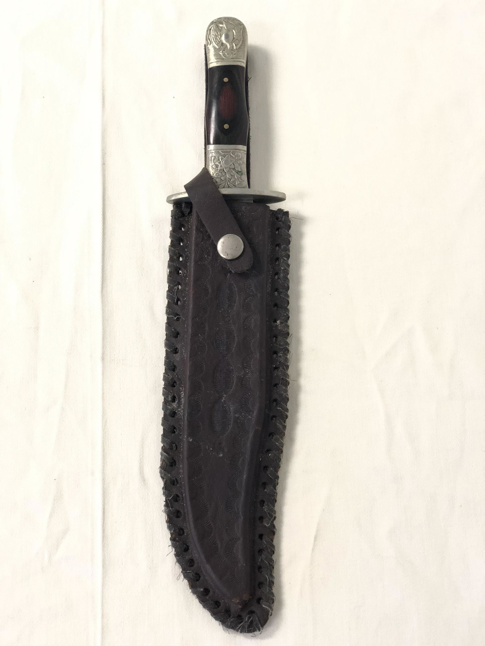 Case XX Bowie Knife w/ Leather Scabbard: Case XX Bowie Knife w/ Leather Scabbard - Etched 'Self Defense' , 8.5'' Blade, Bird Design on Handle, Overall Length 13.25''