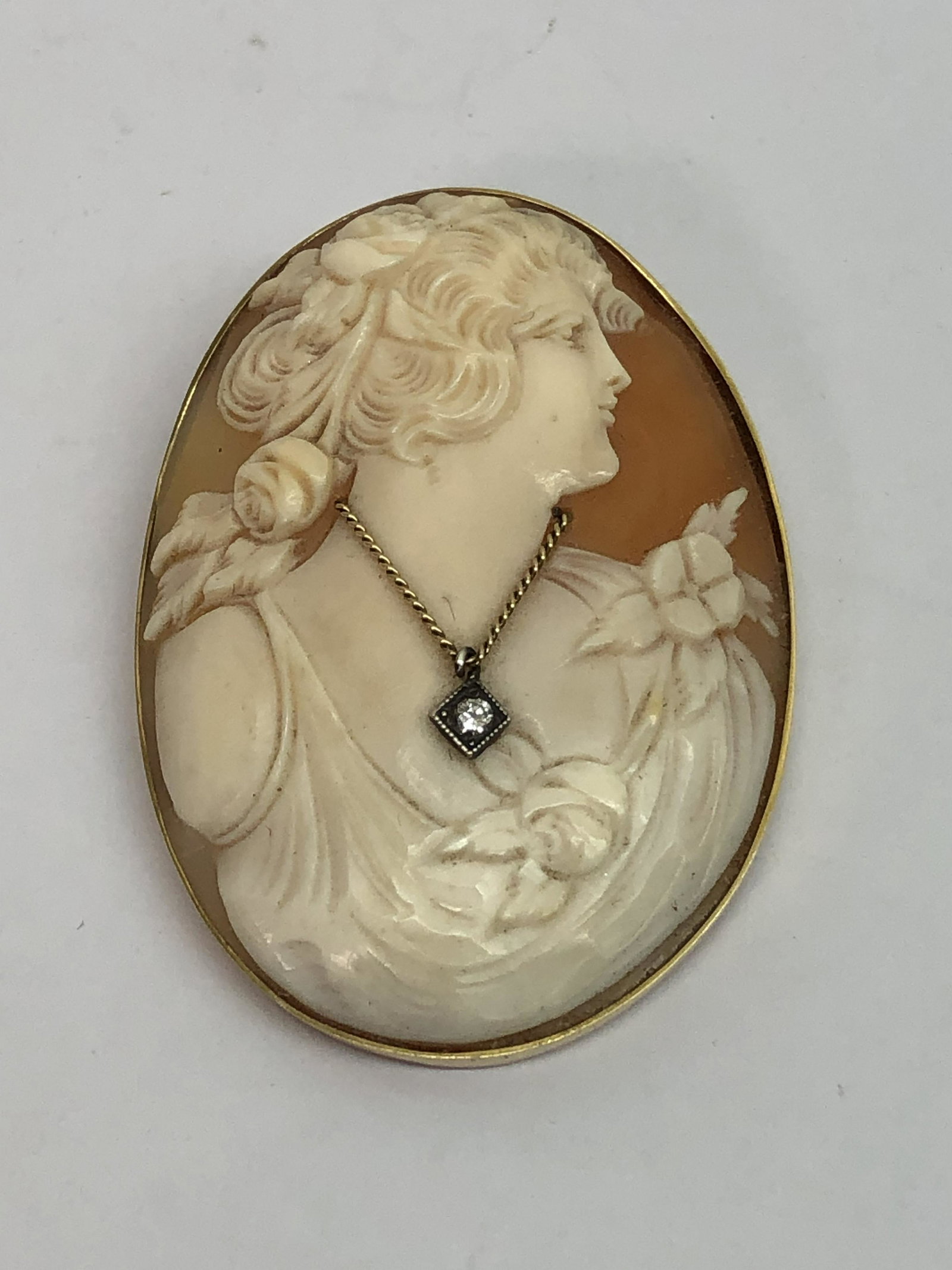 14K Gold Edwardian Cameo Brooch w/ Diamond - 2'' x: 14K Gold Edwardian Cameo Brooch w/ Diamond - 2'' x 1.5'' , Total Wgt 16.5g