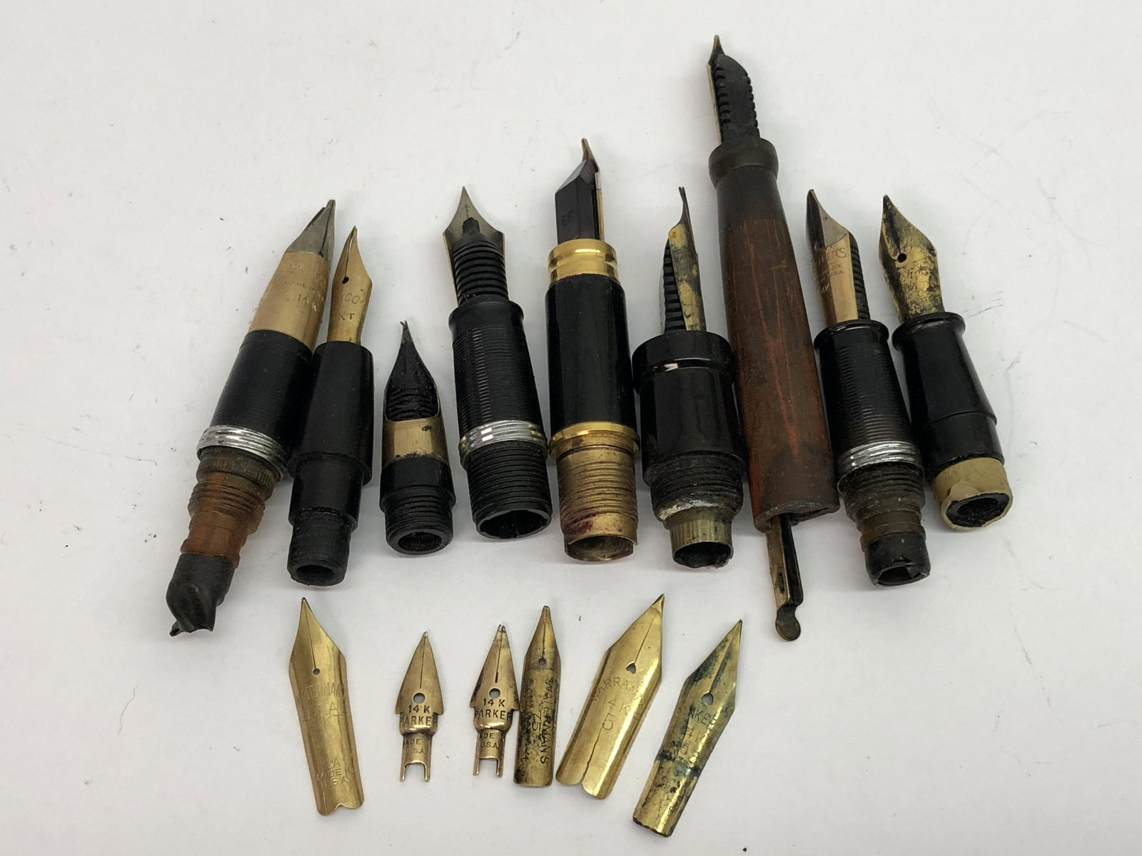 (15) 14K & 18K Gold Fountain Pen Nib Tips: (15) 14K & 18K Gold Fountain Pen Nib Tips - (14) are 14K Gold Waterman, Parker, Sheaffers & More + (1) 18K Gold Waterman