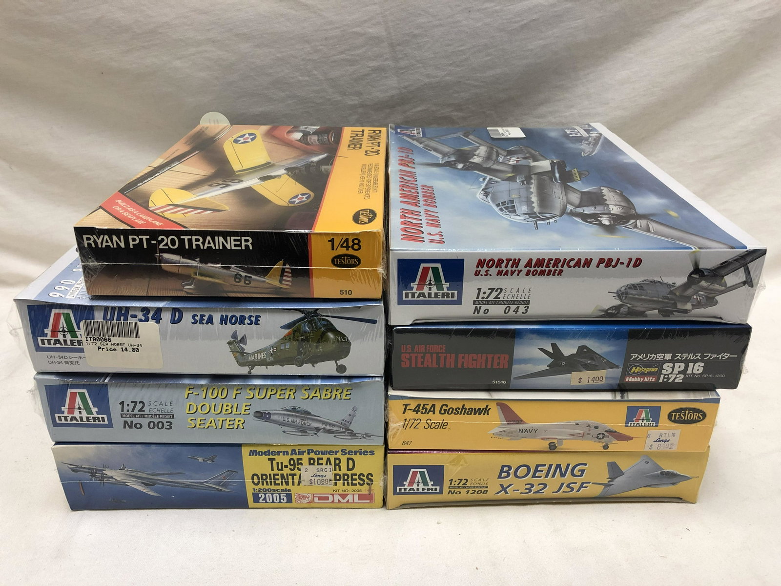 (8)Vtg Model Airplane Kits - Italeri, Testors, Hasegawa: (8)Vtg Model Airplane Kits - Italeri, Testors, Hasegawa