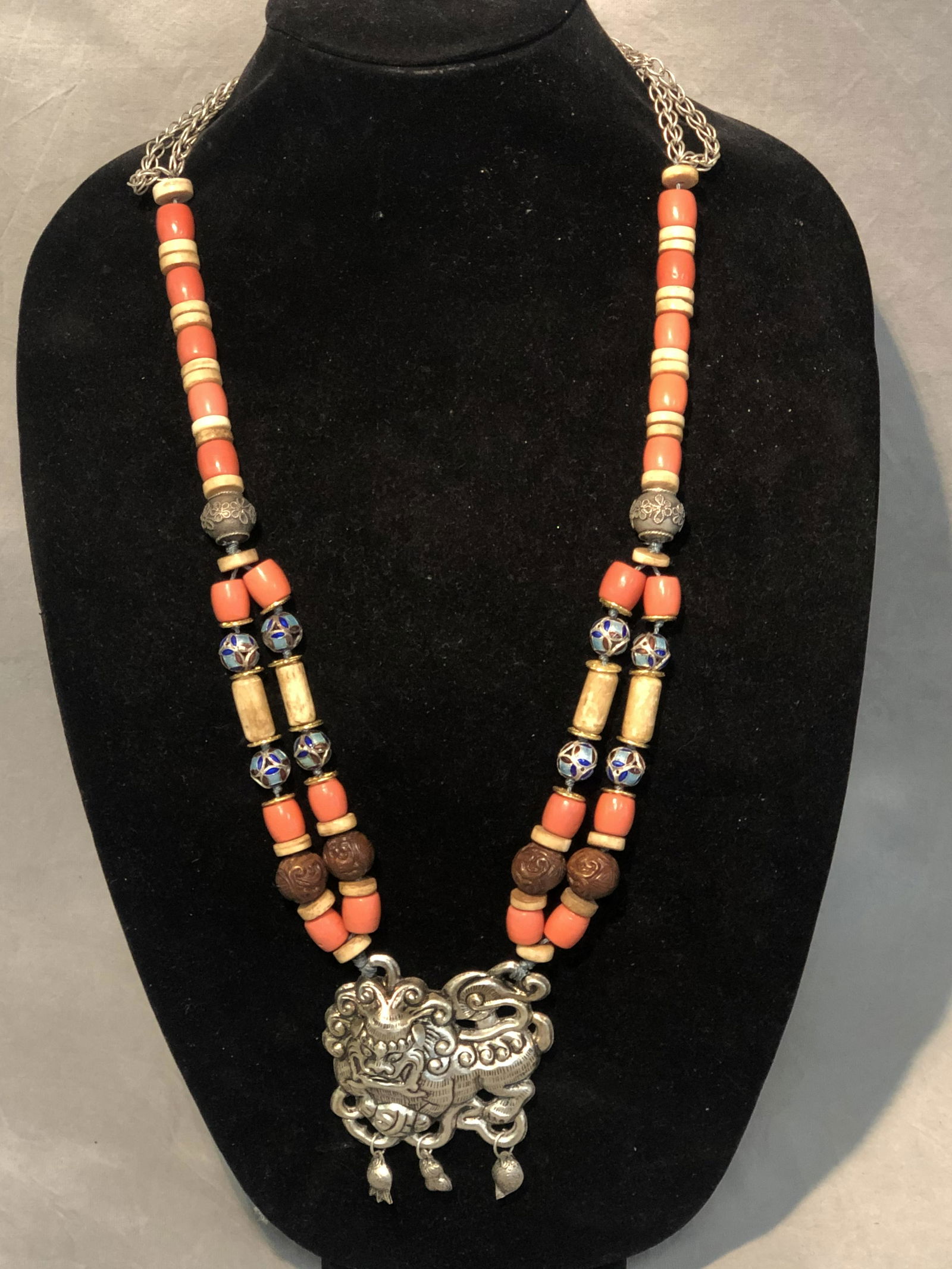 Handmade, North Korean Beaded Necklace (1 of 5)