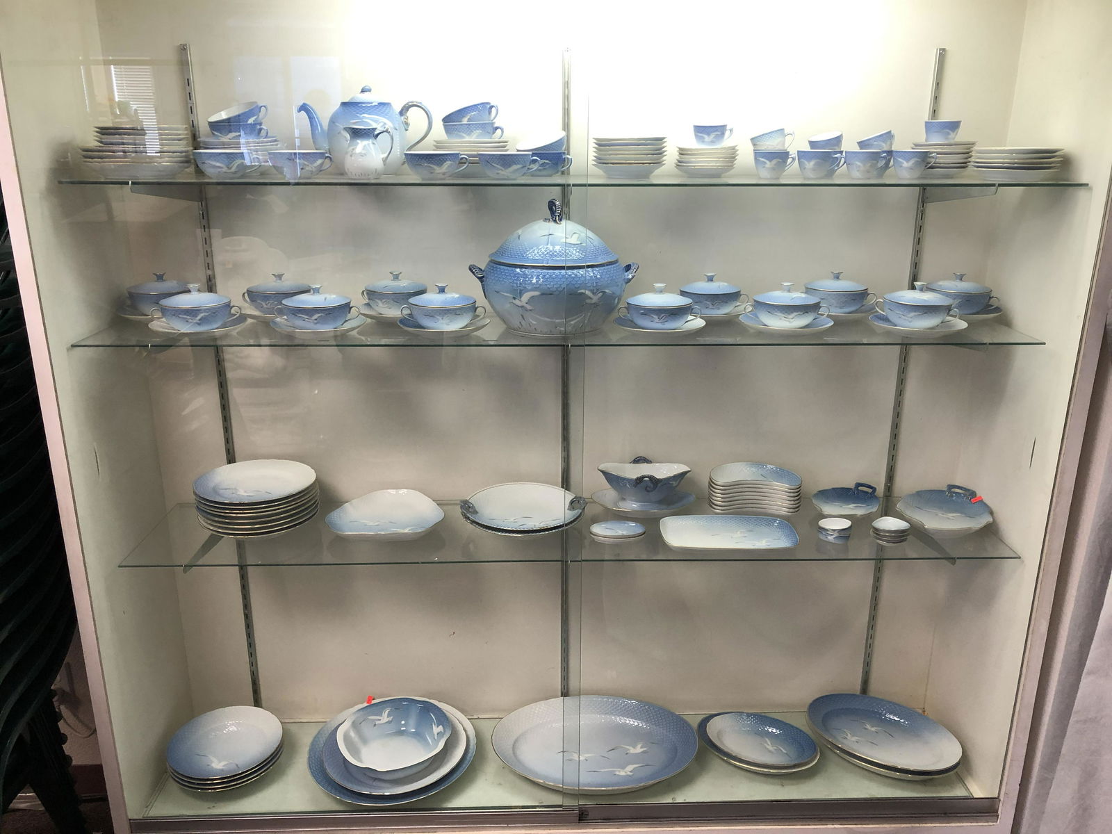 138pcs Bing Grondahl 'Seagull' Porcelain Dish Set (1 of 10)