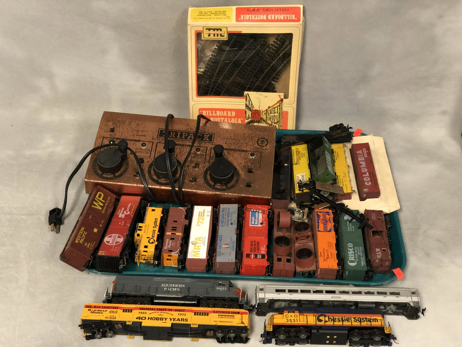 Lot Vtg Toy Trains, 8803 Southern Pacific + More: Lot Vtg Toy Trains, 8803 Southern Pacific + More - Tripack Control, Western Pacific + Much More