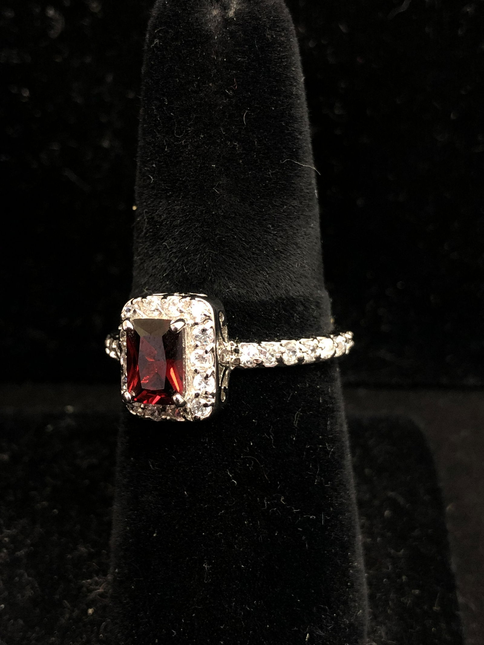 Marked .925 Ring w/ Red Stone, Sz 9 (1 of 4)