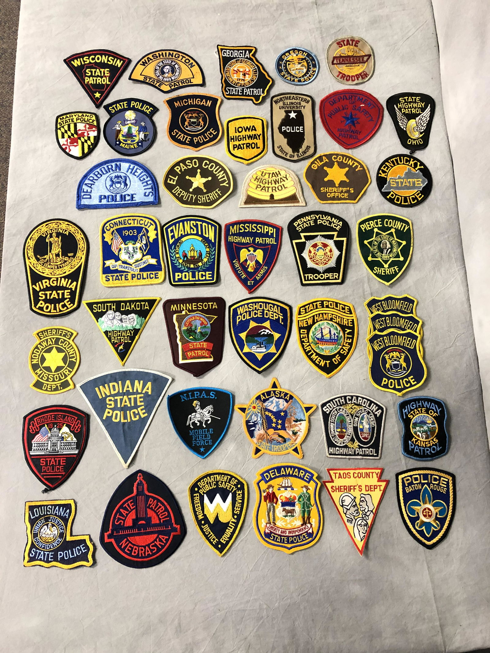 (40)Asst Police, Sheriff, State Patrol Patches (1 of 7)