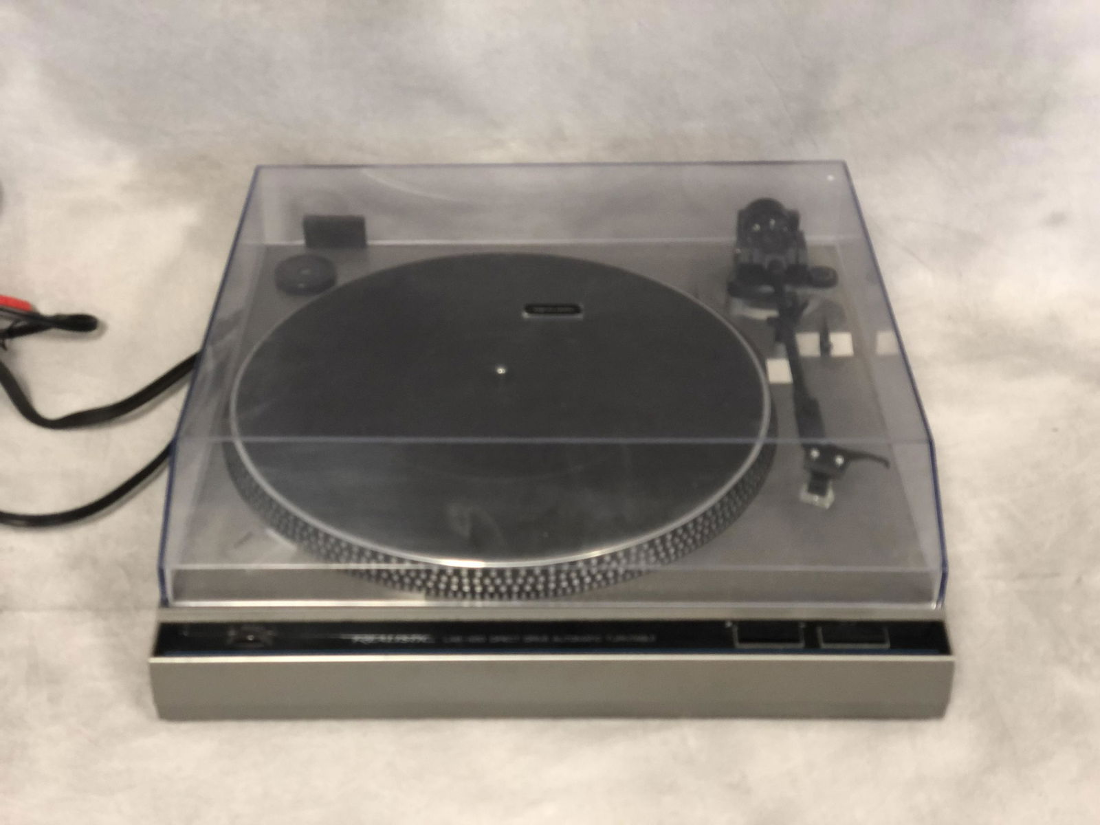 Realistic LAB 450 Turntable - Powers On, Turns, (1 of 7)