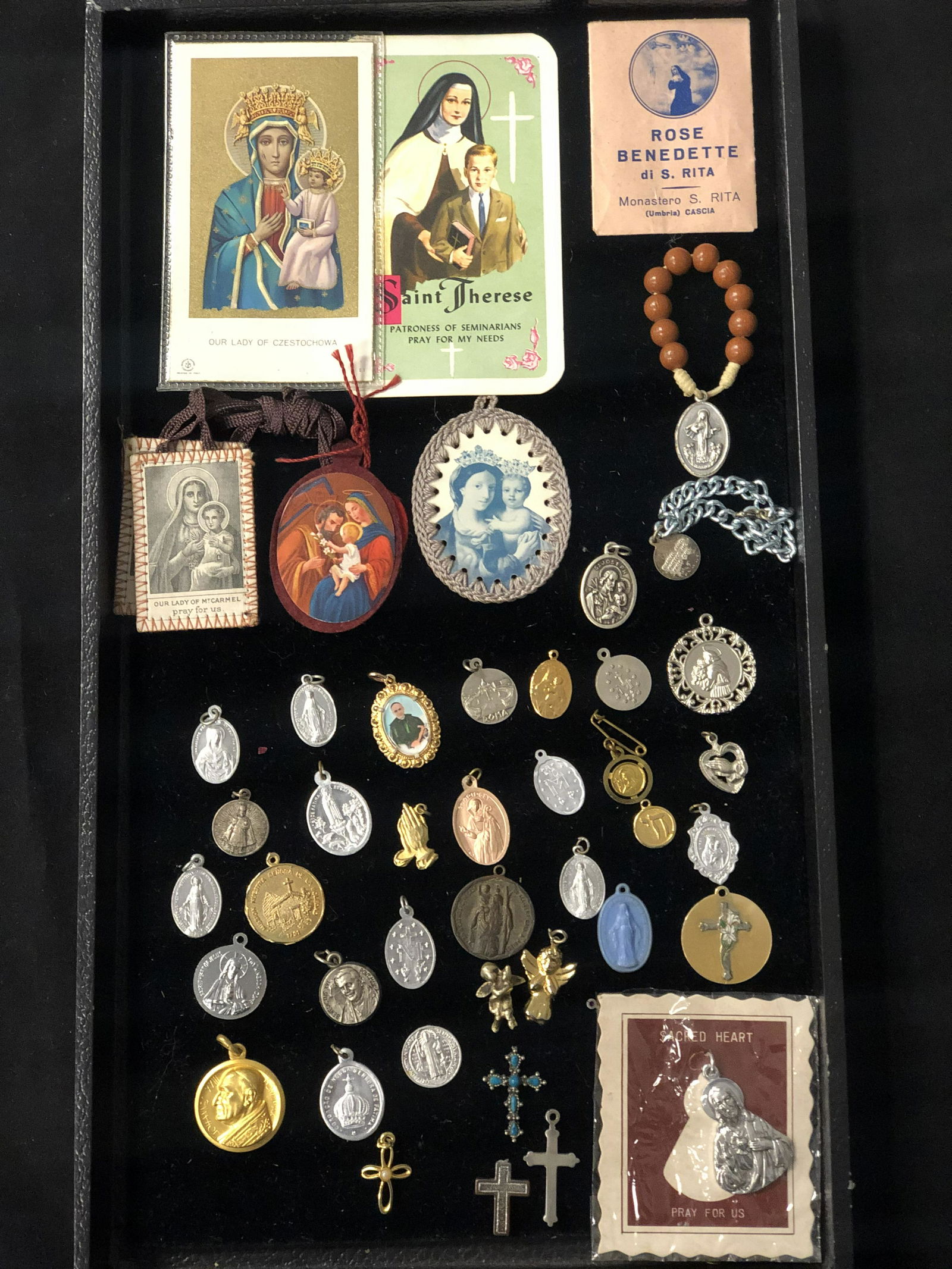 Asst Religious Items, Medals, Crosses, More - Various (1 of 7)