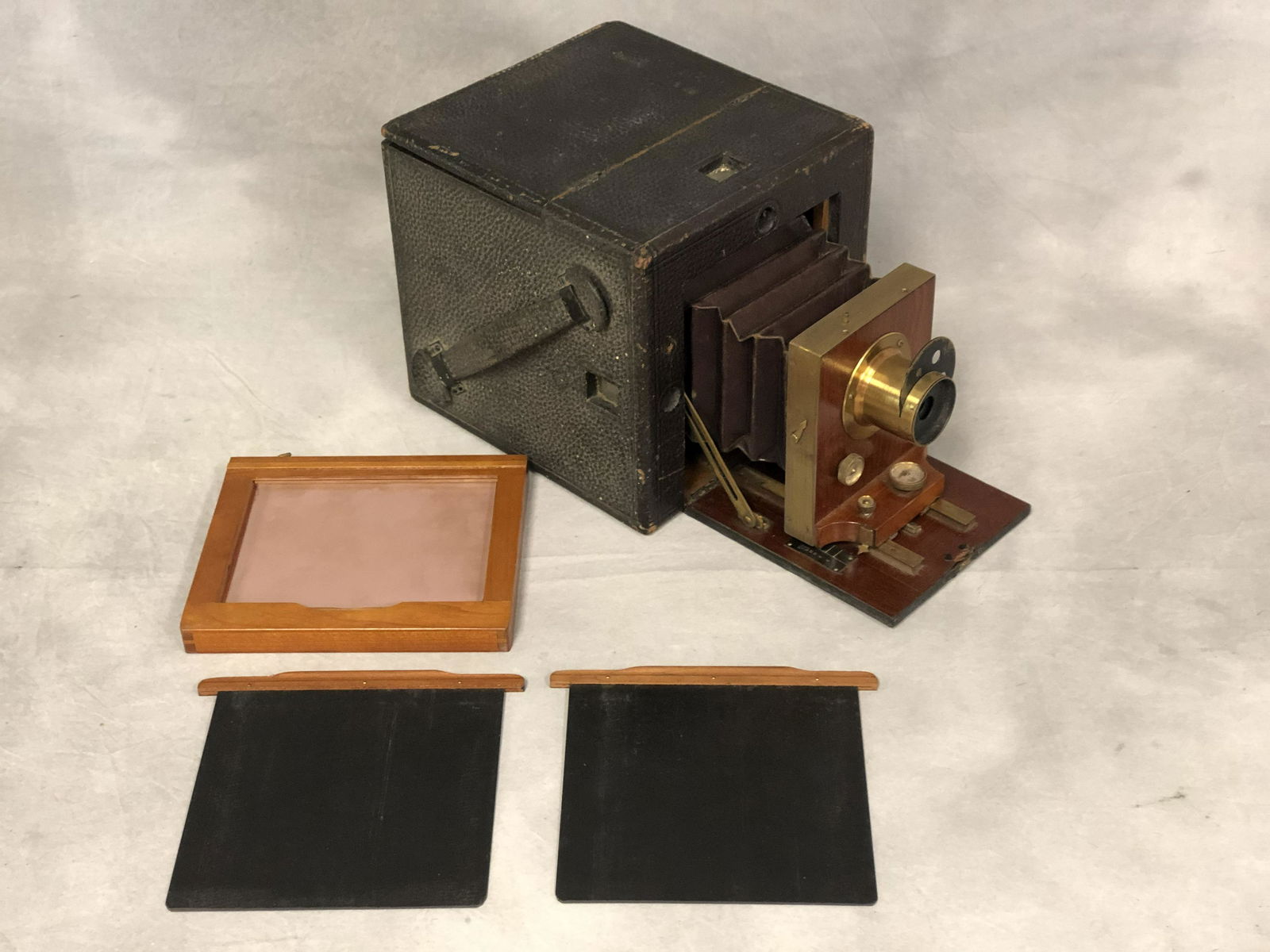 Antique Premier Rochester Optical Camera (1 of 8)