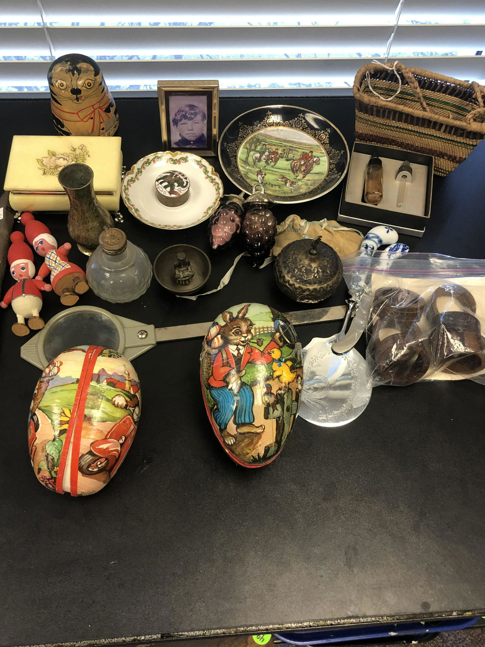 Asst Tray Lot, Metalware, Nesting Cat, More - Salt / (1 of 8)