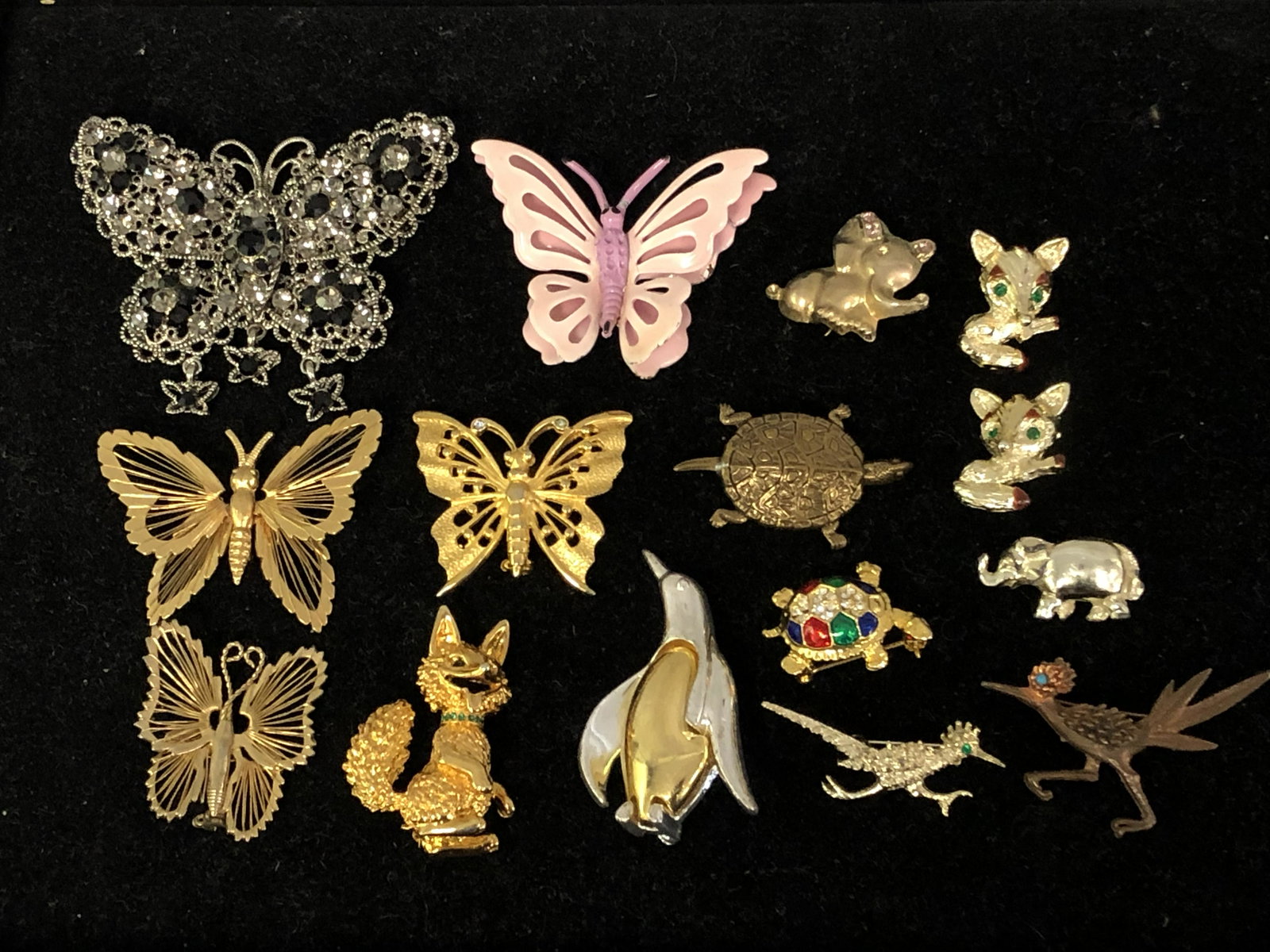 (15)Asst Vintage Animal Pins - Various Sizes,: (15)Asst Vintage Animal Pins - Various Sizes, Butterflies, Fox, Turtles, RoadRunners, Elephant & Penguin