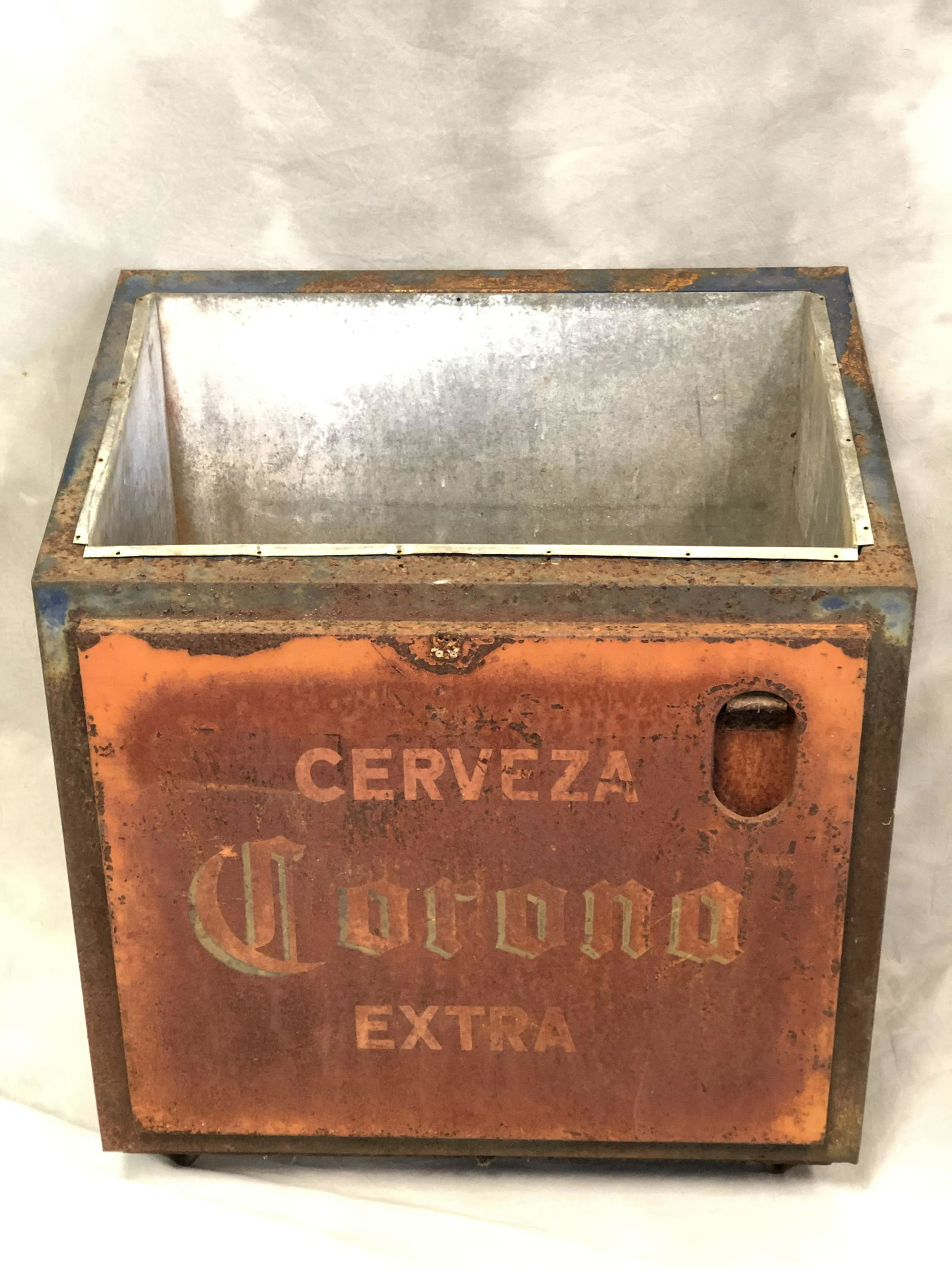 Vtg Corona Cerveza Cooler w/ Opener (1 of 5)
