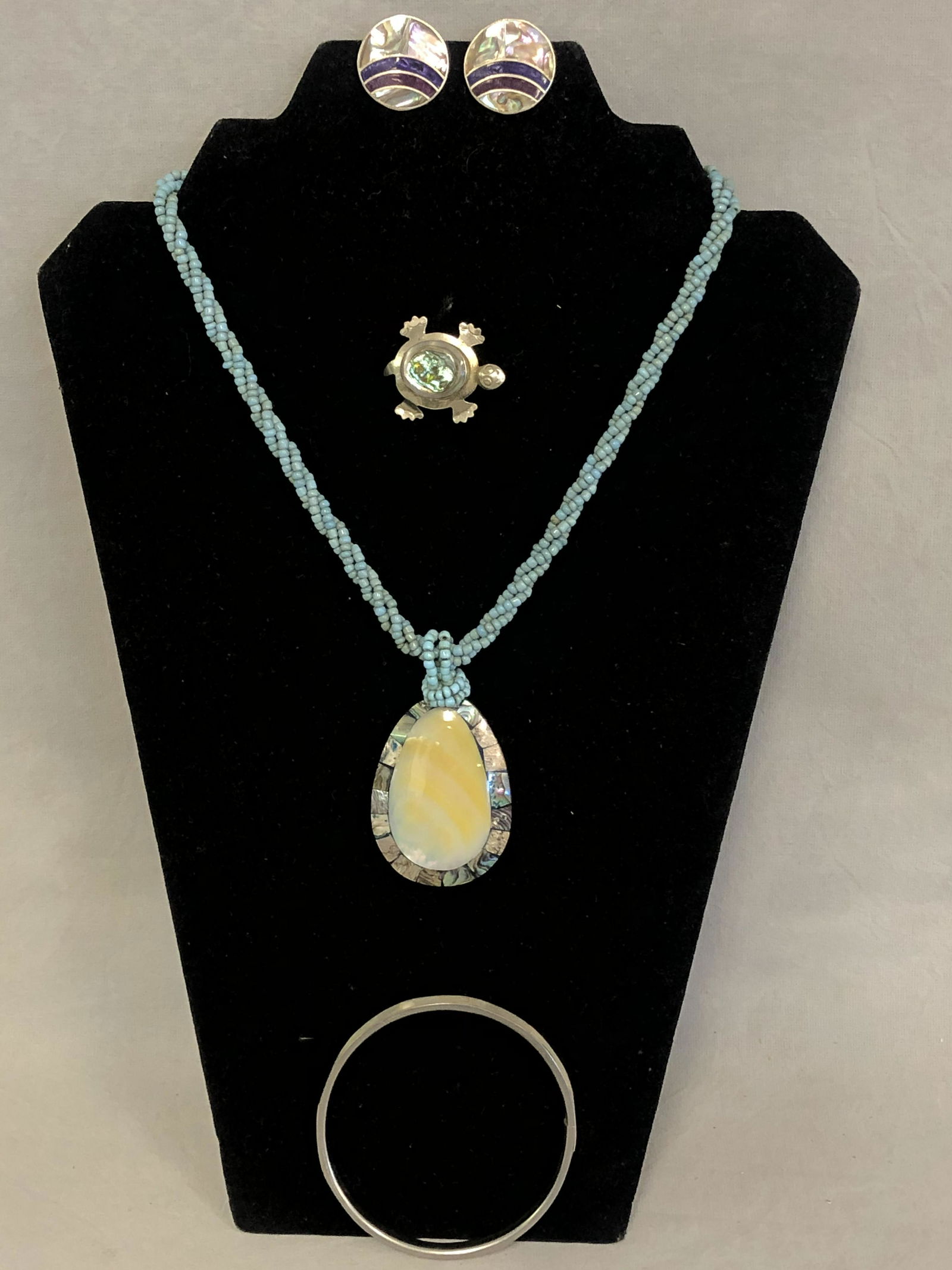 Asst Abalone, Mother of Pearl Jewelry (1 of 5)